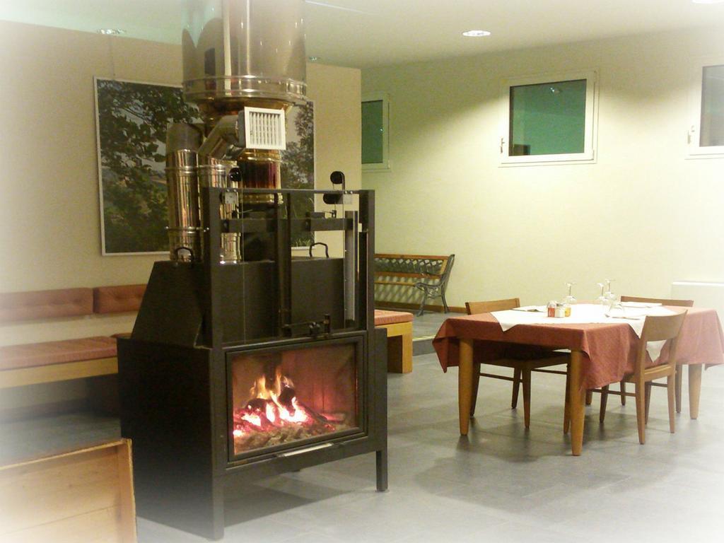Agriturismo Mezzaluna Hotel Montalto Pavese Bagian luar foto